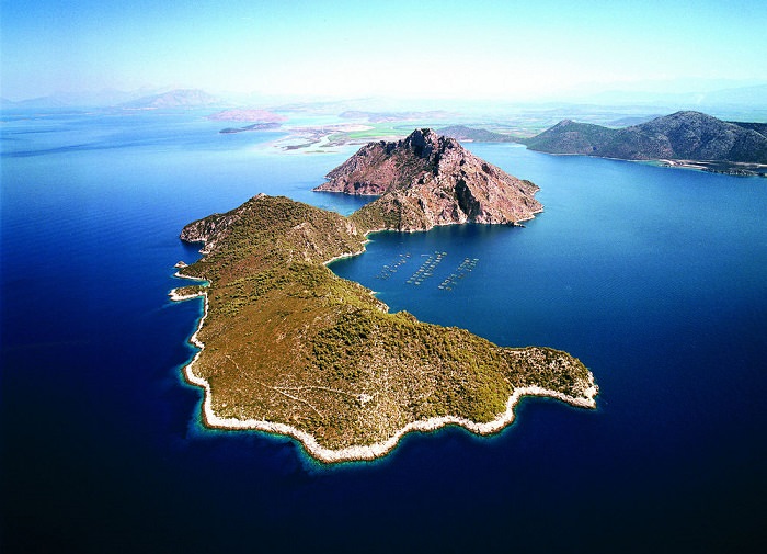 ارخص 10 جزر يونانية معروضة للبيع